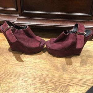 Steve Madden Maroon Suede Wedges